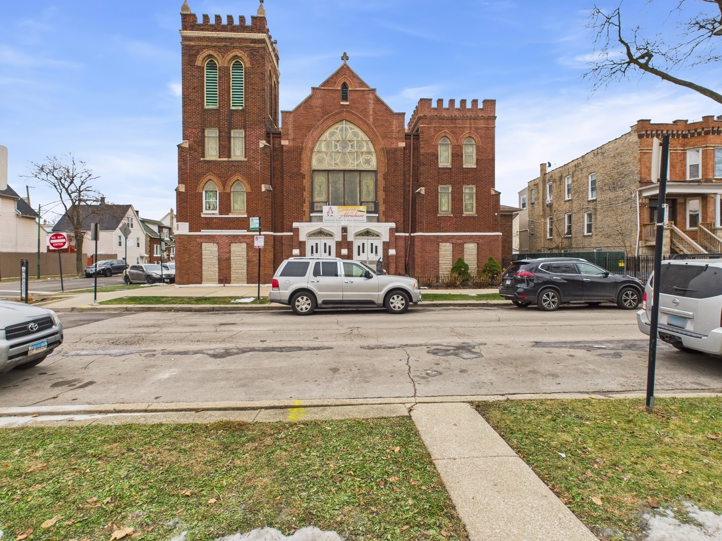 1651 North Karlov Avenue Chicago IL 60639