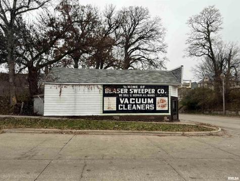 1231 15TH Street Moline IL 61265