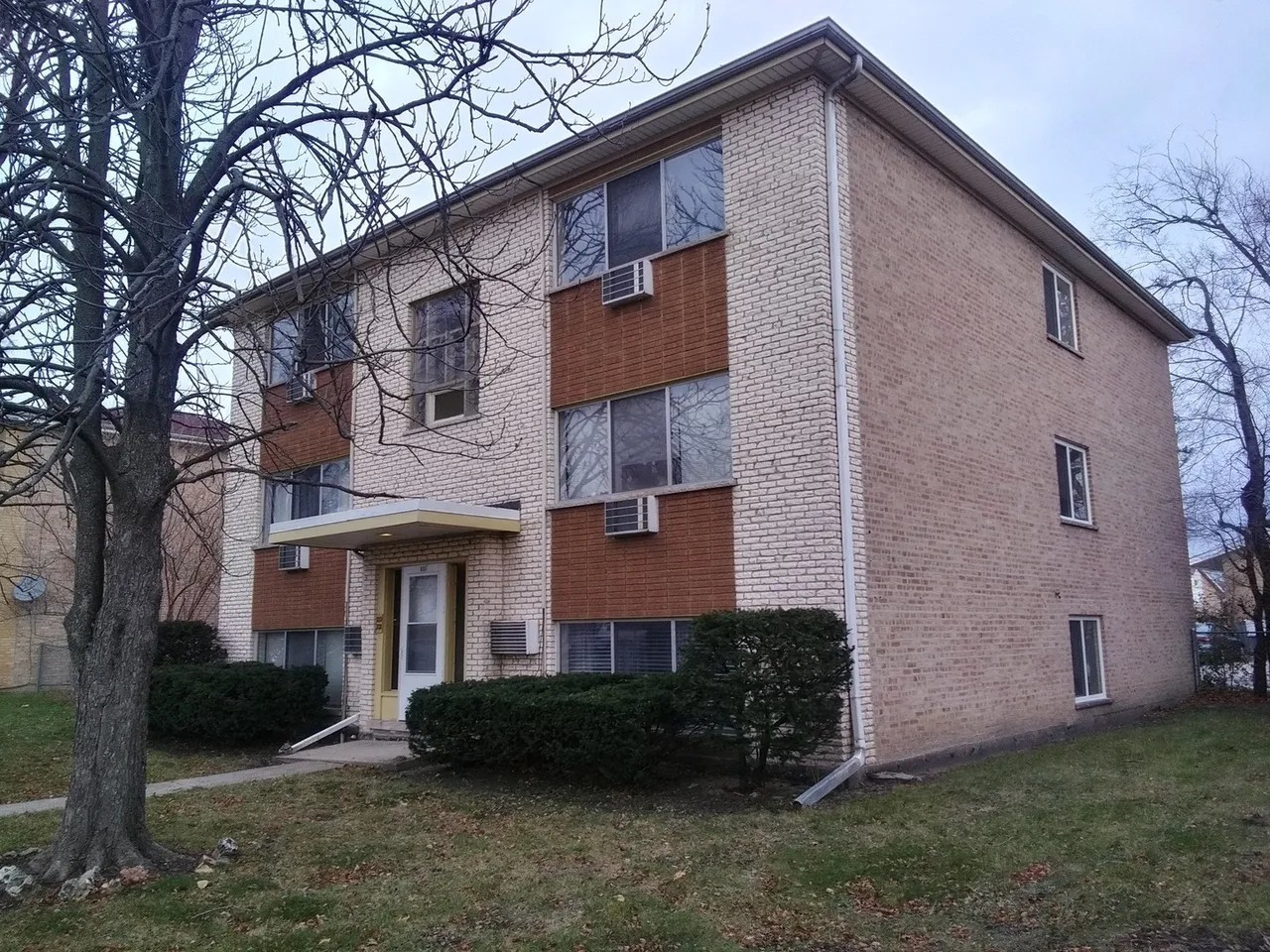 8807 Dee Road Des Plaines IL 60016
