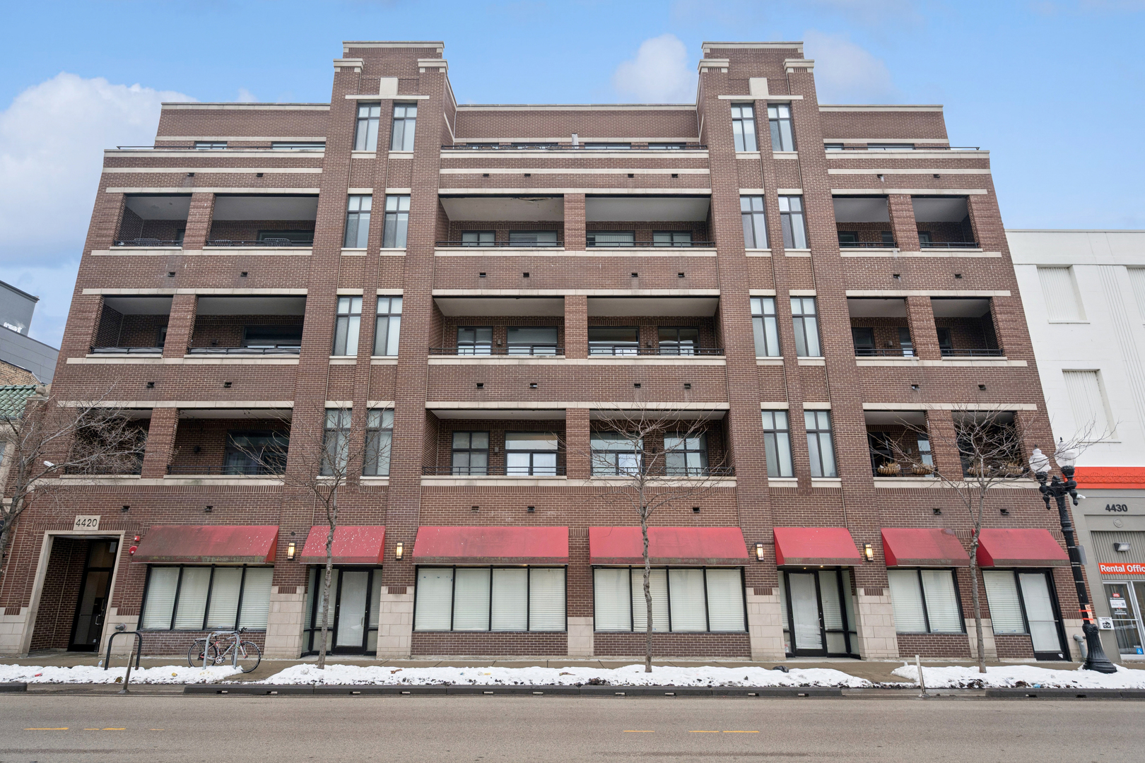 4422 North Clark Street Chicago IL 60640