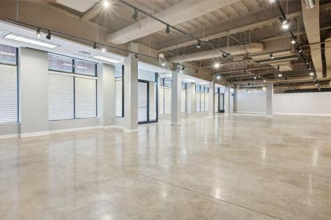 4422 North Clark Street Chicago IL 60640