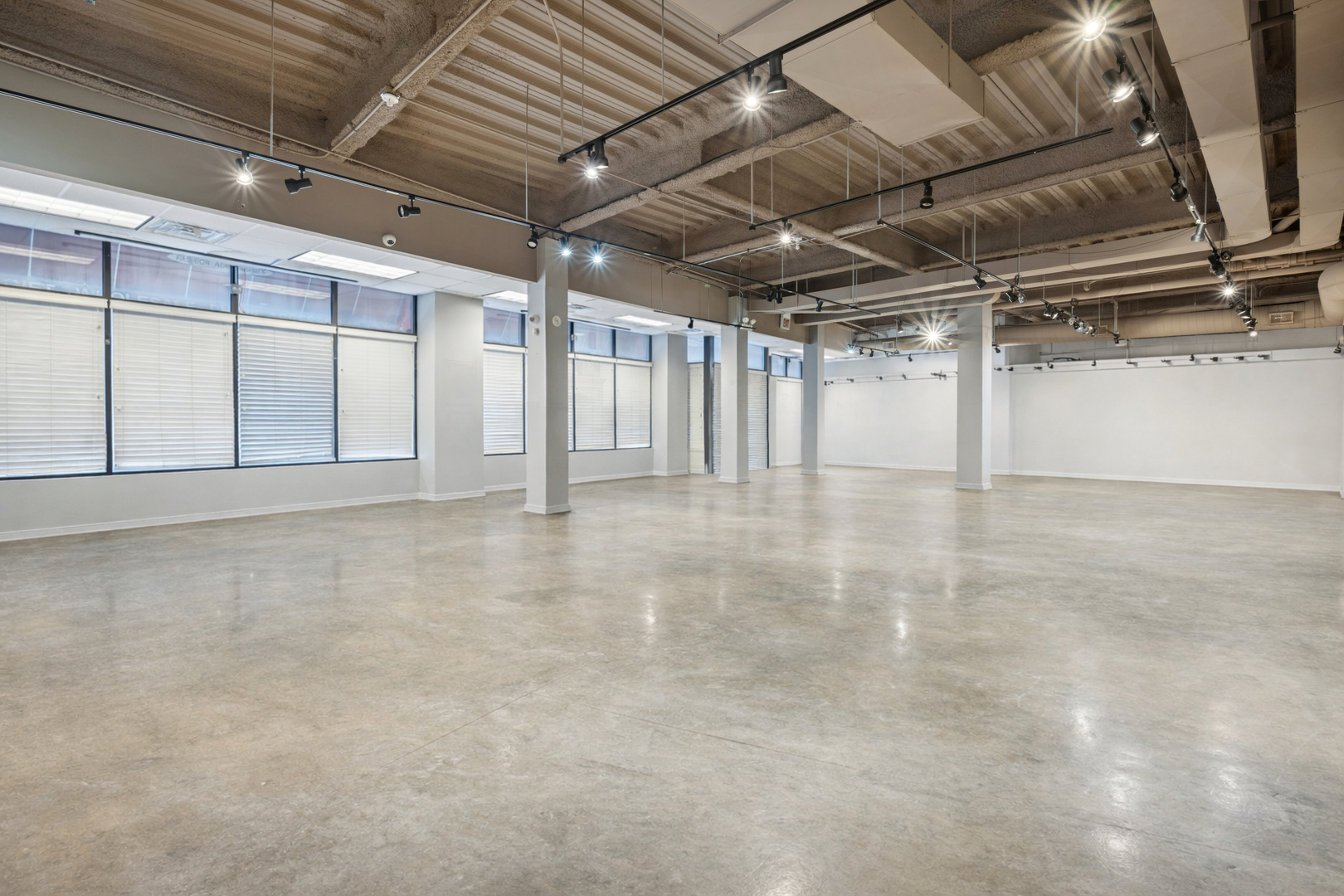 4422 North Clark Street Chicago IL 60640