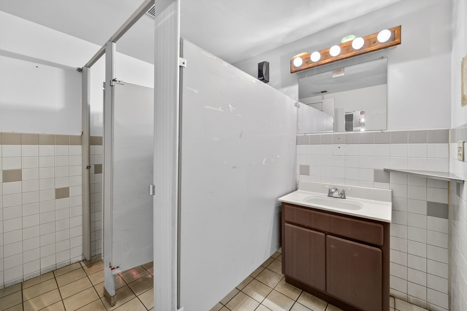 4369 North Elston Avenue Chicago IL 60641