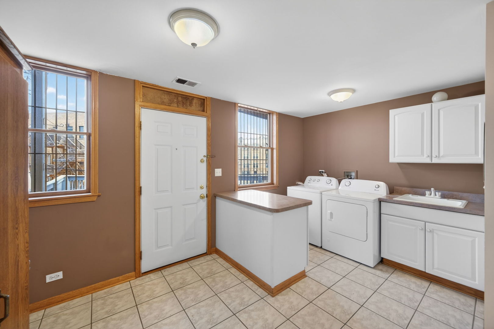 4369 North Elston Avenue Chicago IL 60641
