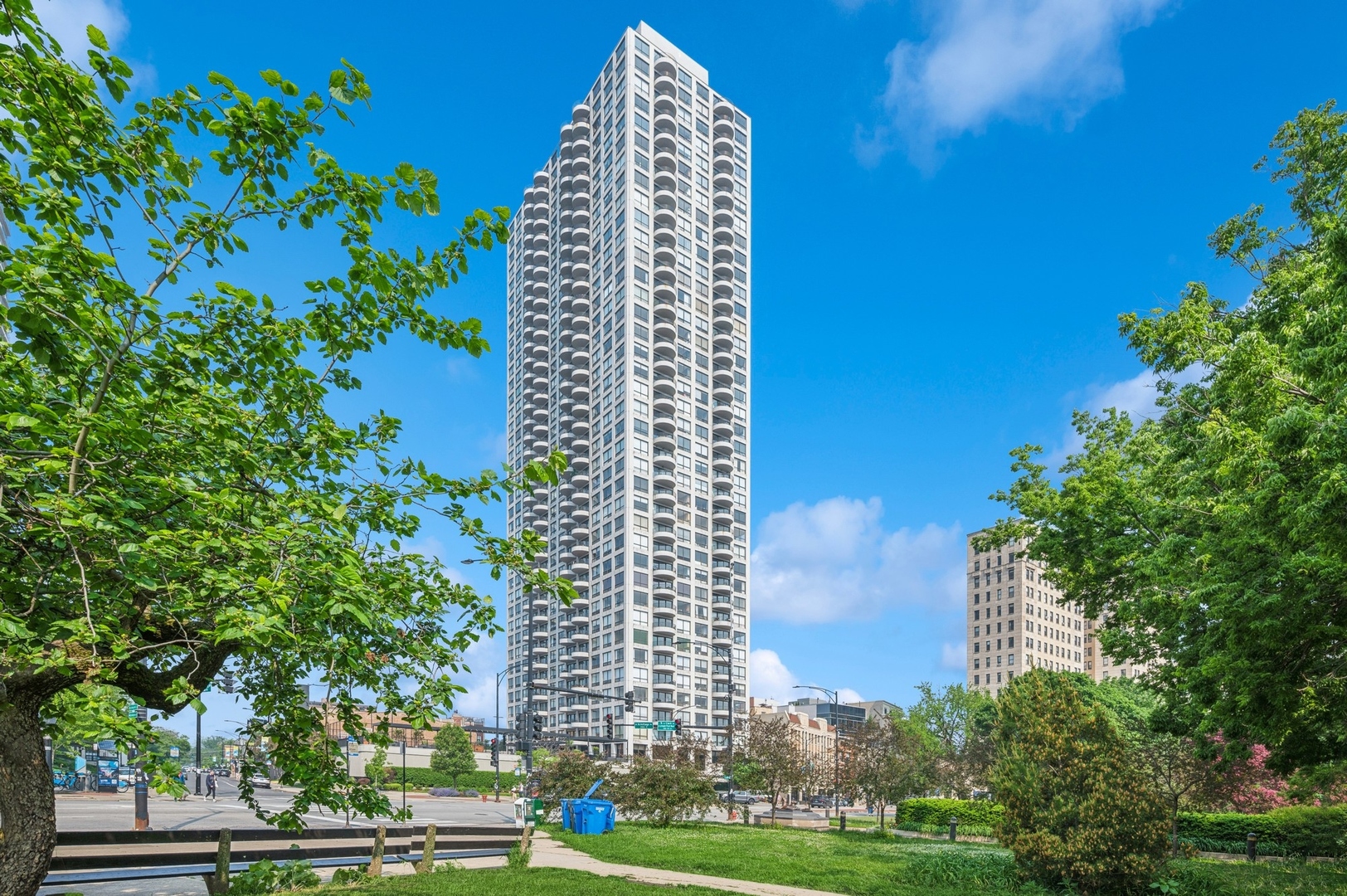 2020 North Lincoln Chicago IL 60614
