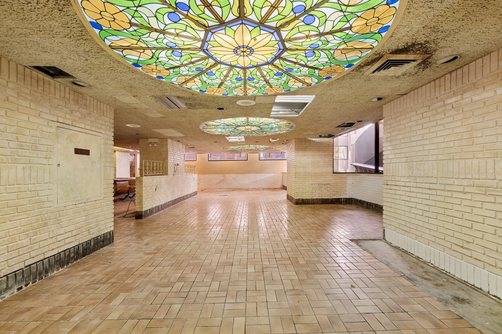2020 North Lincoln Chicago IL 60614