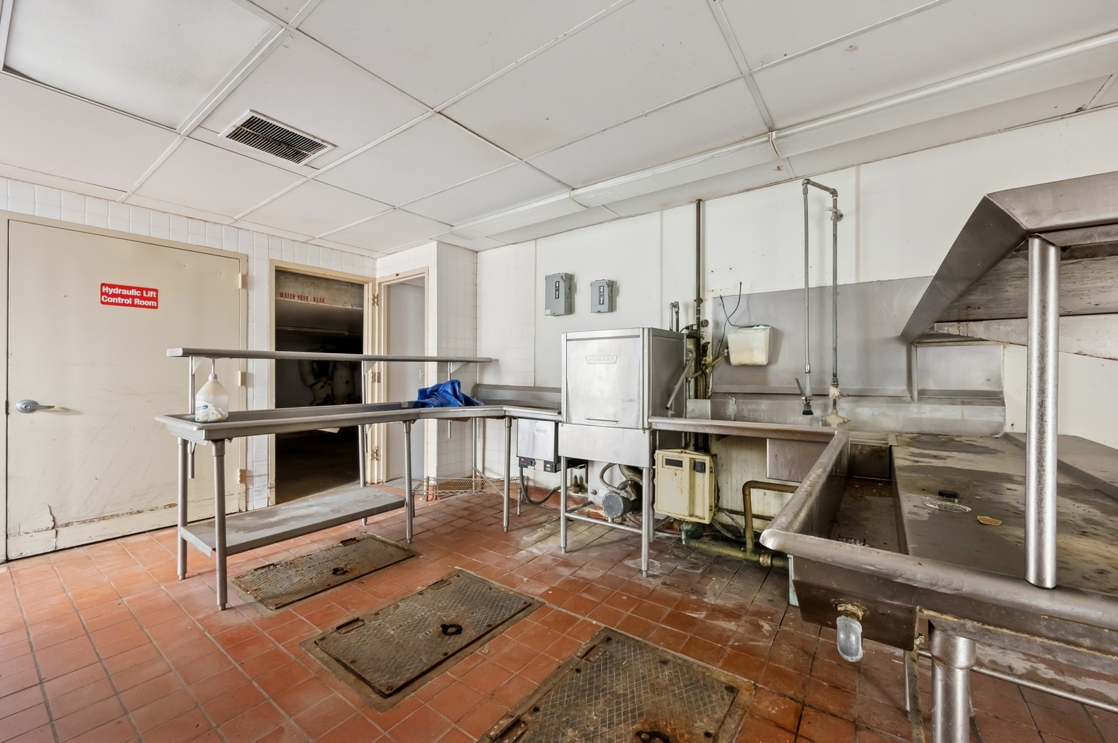 2020 North Lincoln Chicago IL 60614
