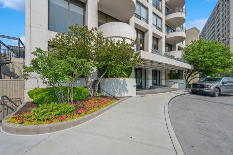 2020 North Lincoln Chicago IL 60614