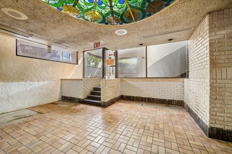 2020 North Lincoln Chicago IL 60614