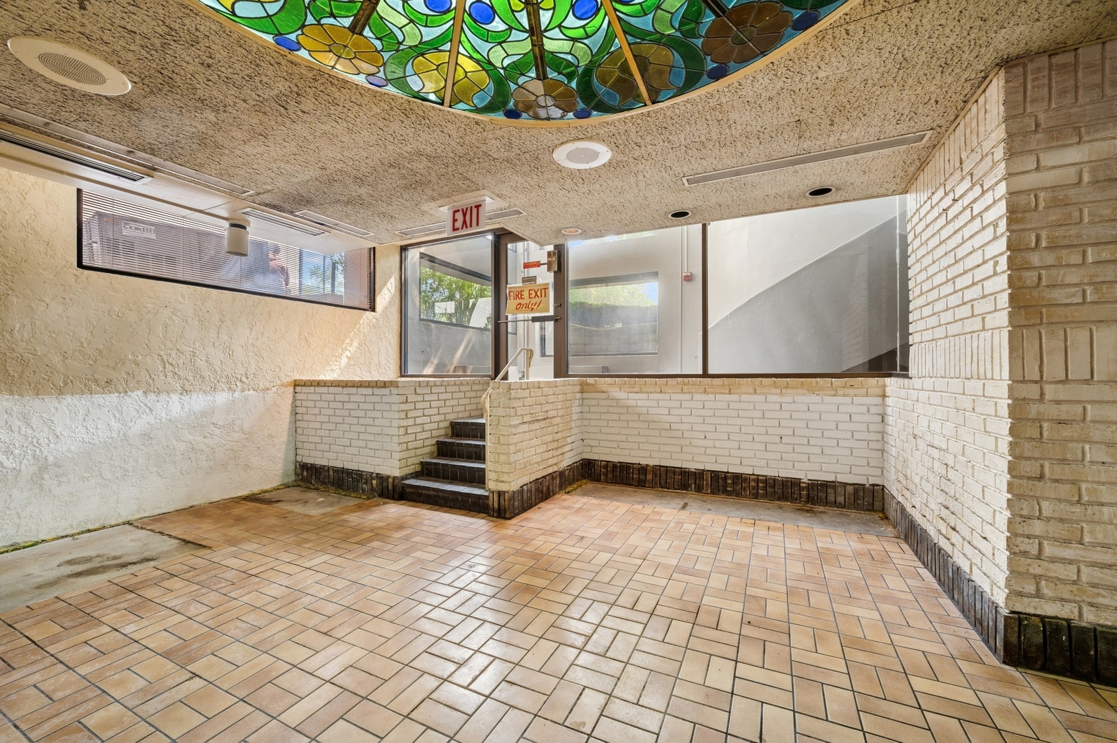 2020 North Lincoln Chicago IL 60614