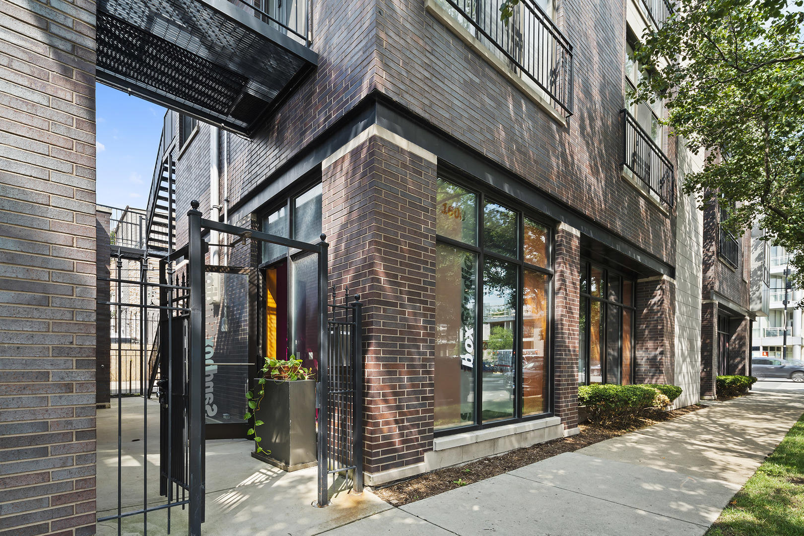 1608 West Cornelia Avenue Chicago IL 60657