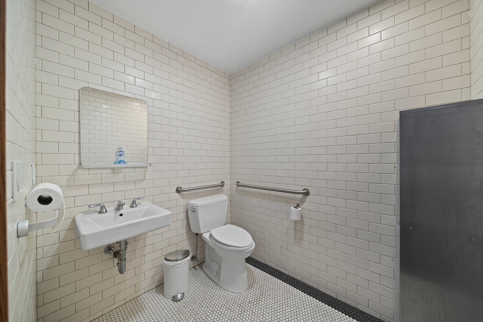 1608 West Cornelia Avenue Chicago IL 60657