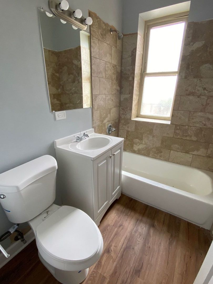 4357 West West End Avenue Chicago IL 60624
