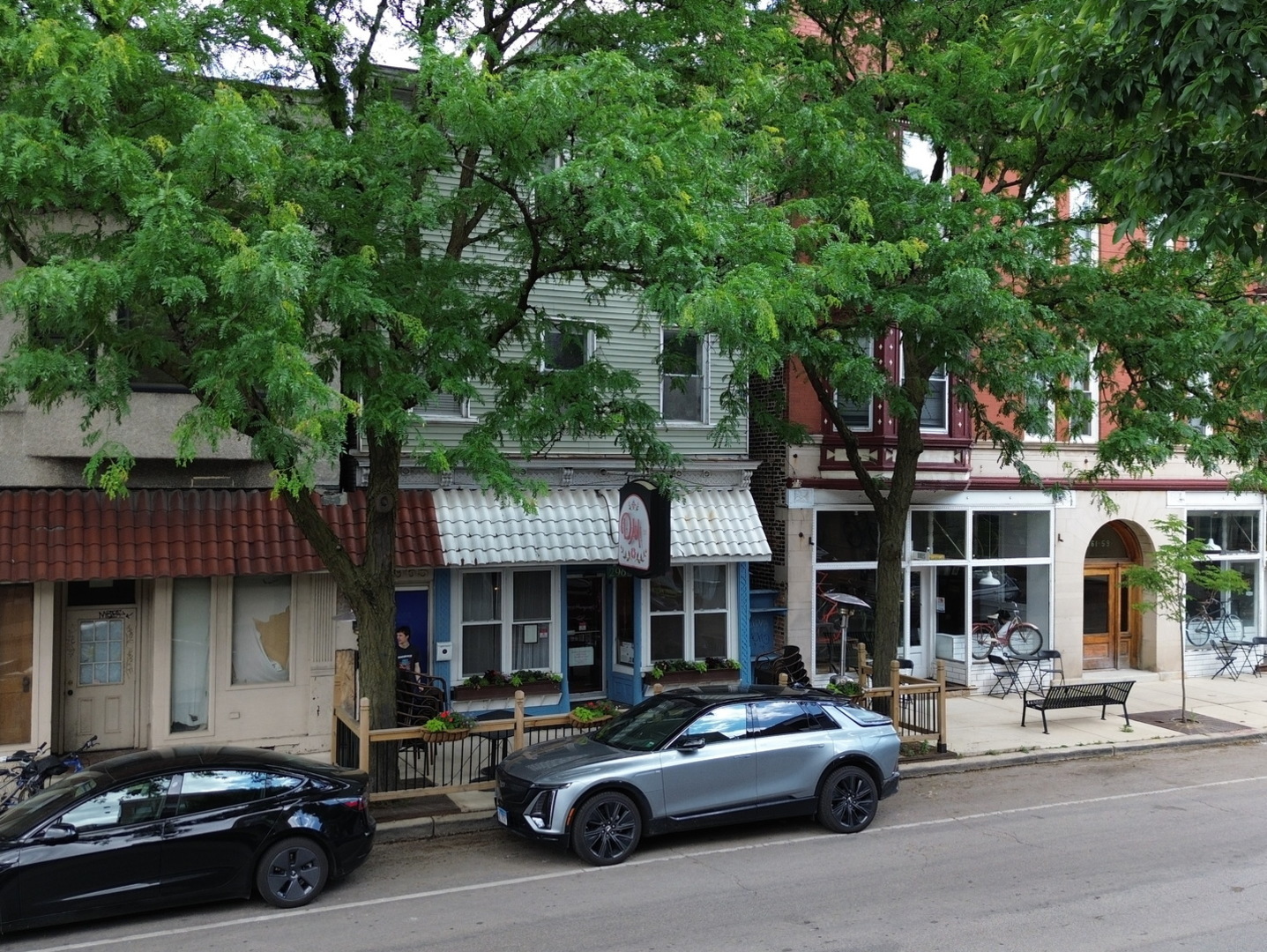 2965 North Lincoln Avenue Chicago IL 60657