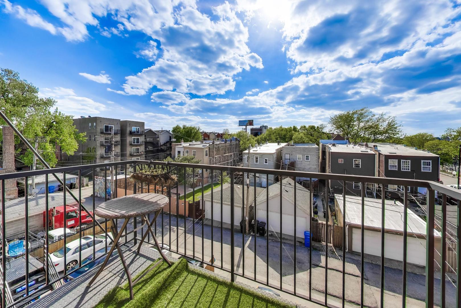 504 South Oakley Boulevard Chicago IL 60612