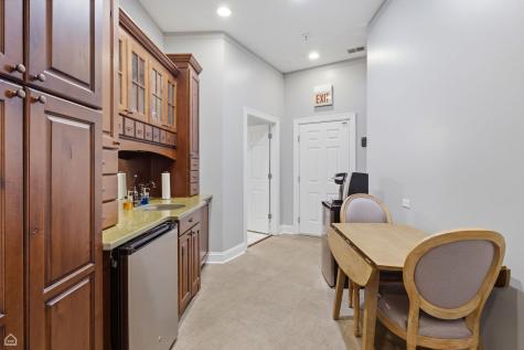 4124 North Lincoln Avenue Chicago IL 60618