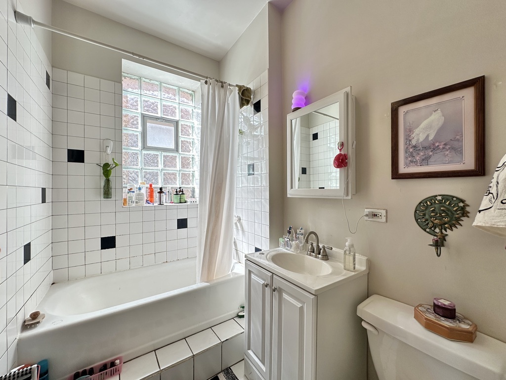 2136 West Chicago Avenue Chicago IL 60622