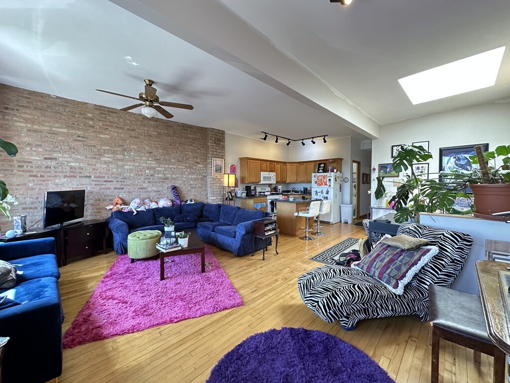 2136 West Chicago Avenue Chicago IL 60622