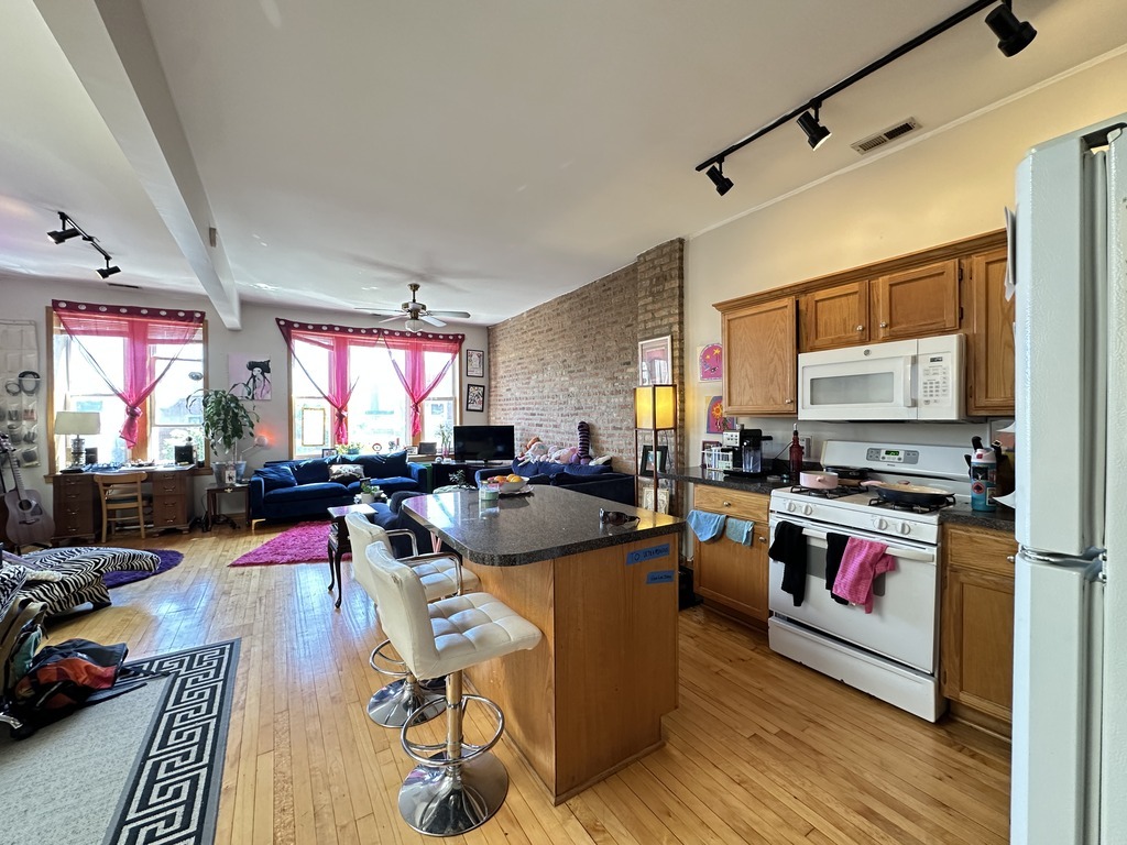 2136 West Chicago Avenue Chicago IL 60622