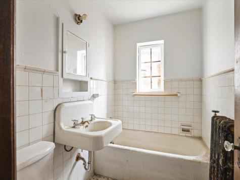 204 South 6th Street Rockford IL 61104