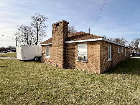 901 State Route 10 West Clinton IL 61727