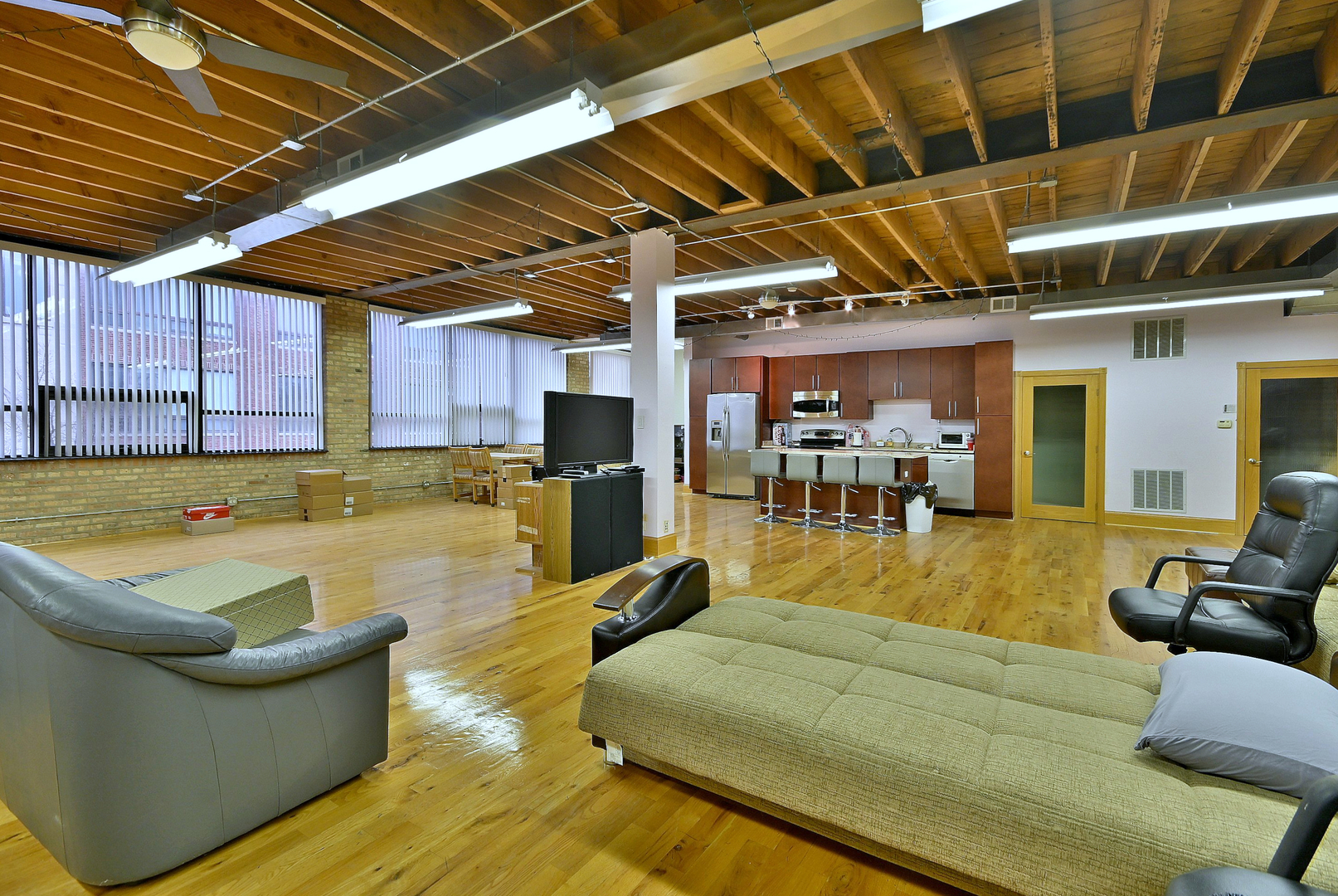 4128 West Belmont Avenue Chicago IL 60641
