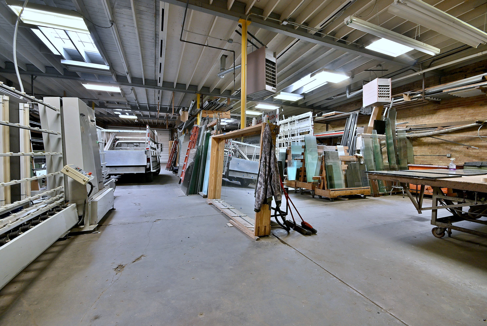 4128 West Belmont Avenue Chicago IL 60641