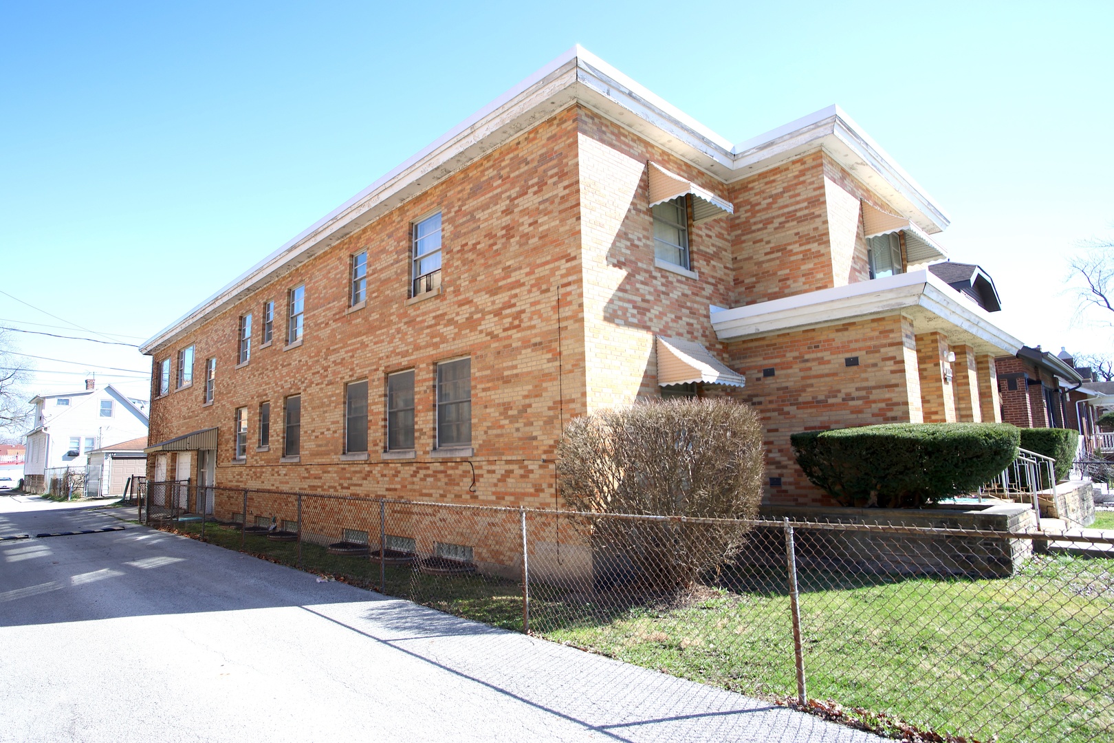 10101-21 South Parnell Avenue Chicago IL 60628