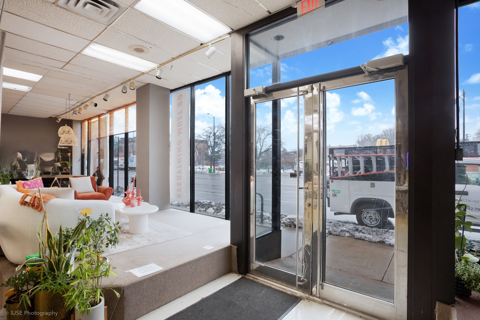 4841 North Western Avenue Chicago IL 60625