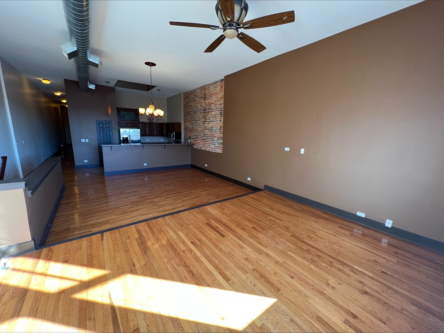 26 East Downer Place Aurora IL 60505
