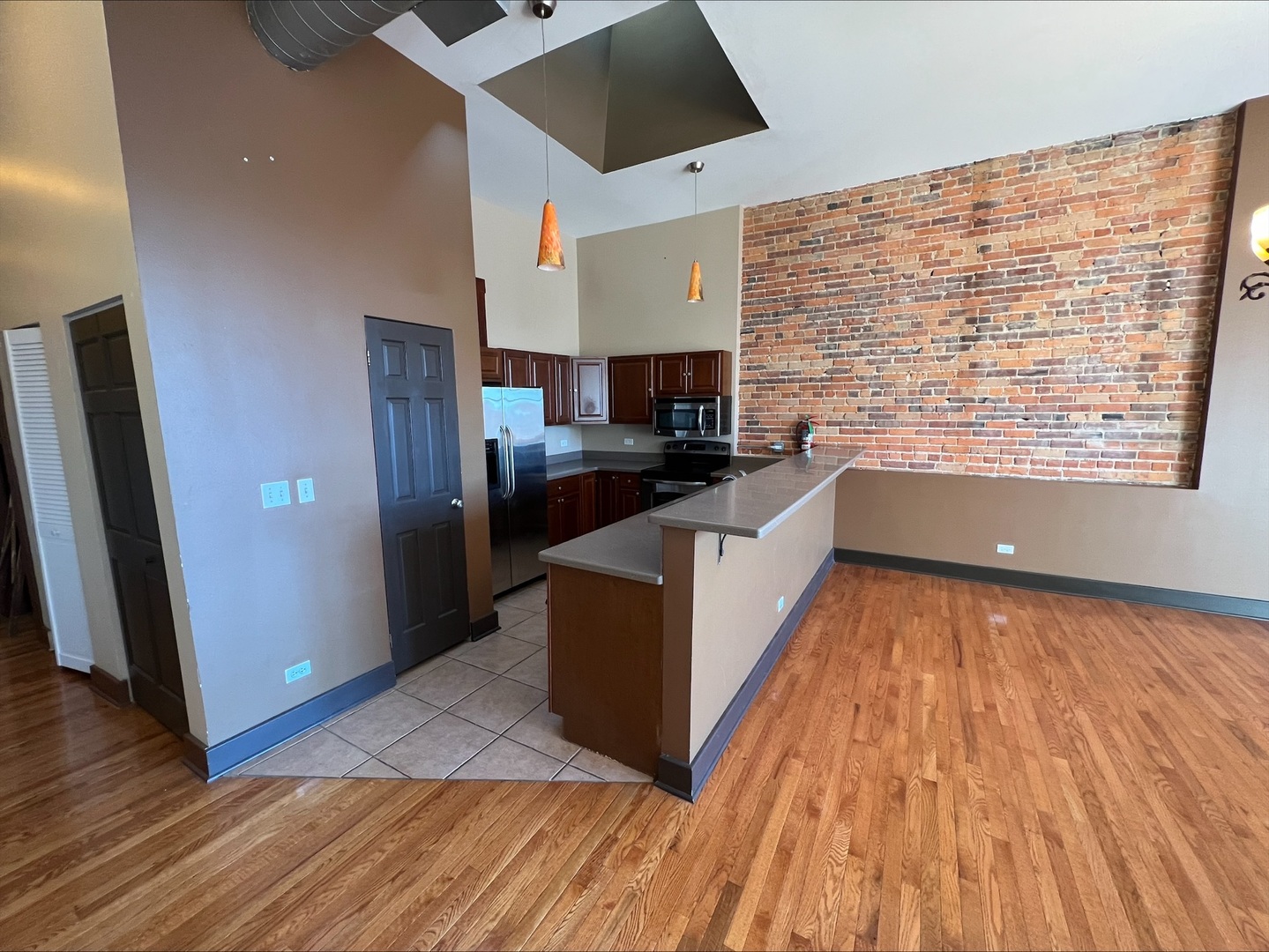 26 East Downer Place Aurora IL 60505