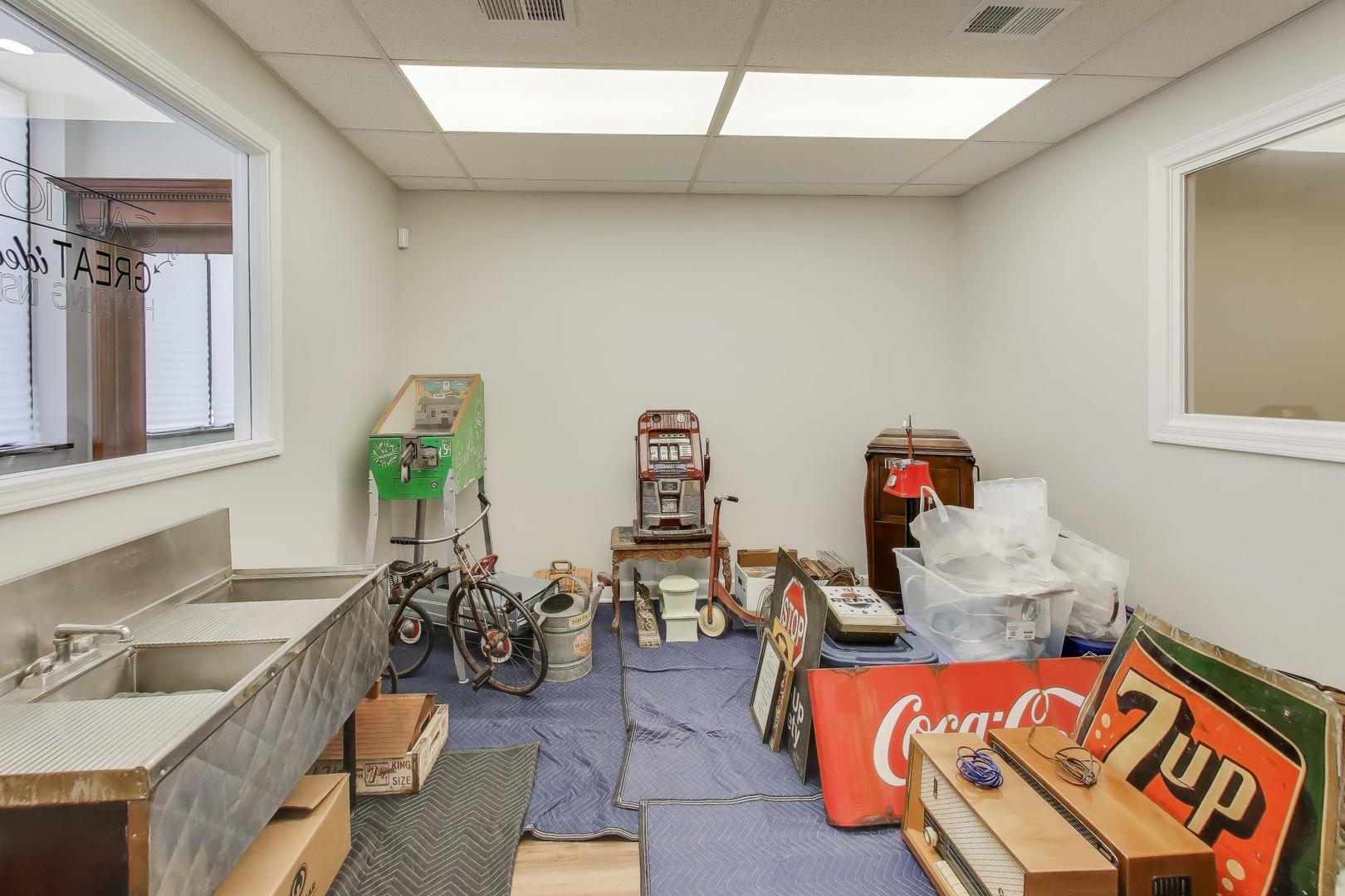5696 North Milwaukee Avenue Chicago IL 60646