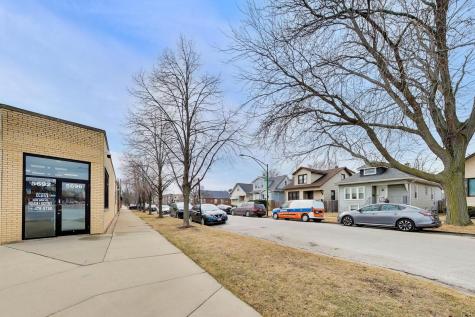 5696 North Milwaukee Avenue Chicago IL 60646
