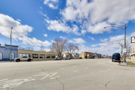 5696 North Milwaukee Avenue Chicago IL 60646