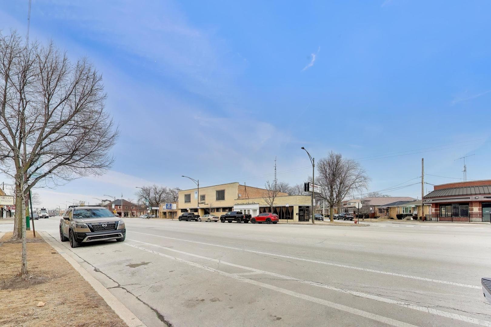 5696 North Milwaukee Avenue Chicago IL 60646