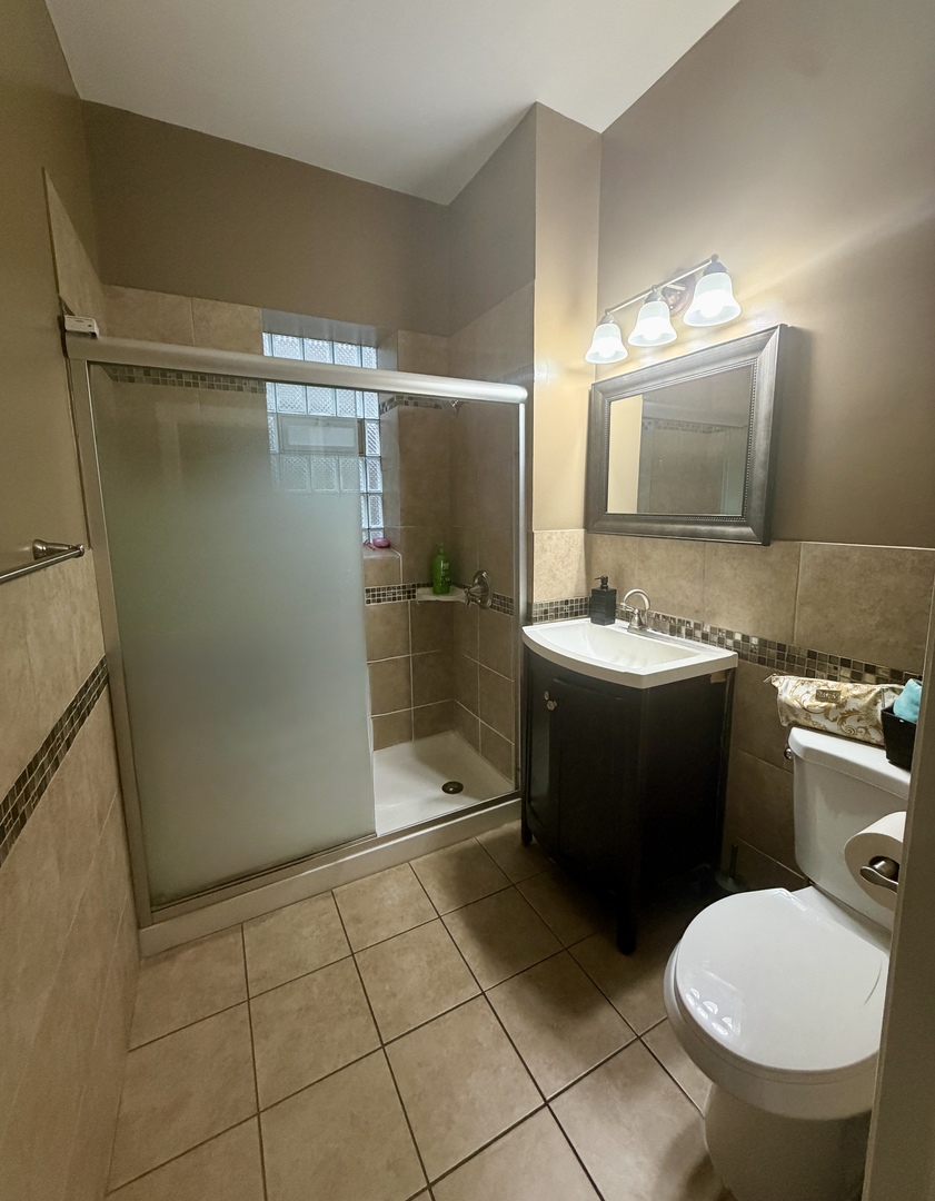 927 South Claremont Avenue Chicago IL 60612