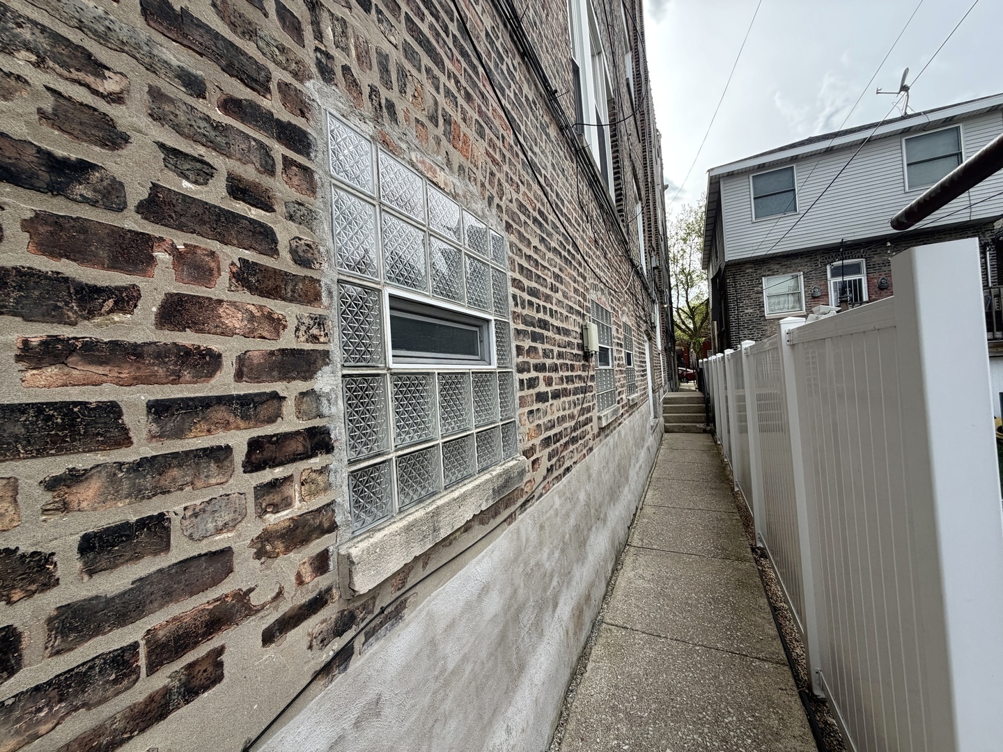 927 South Claremont Avenue Chicago IL 60612
