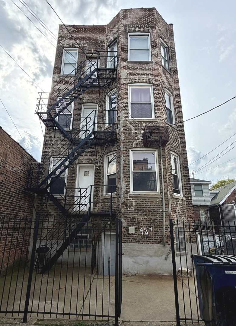 927 South Claremont Avenue Chicago IL 60612