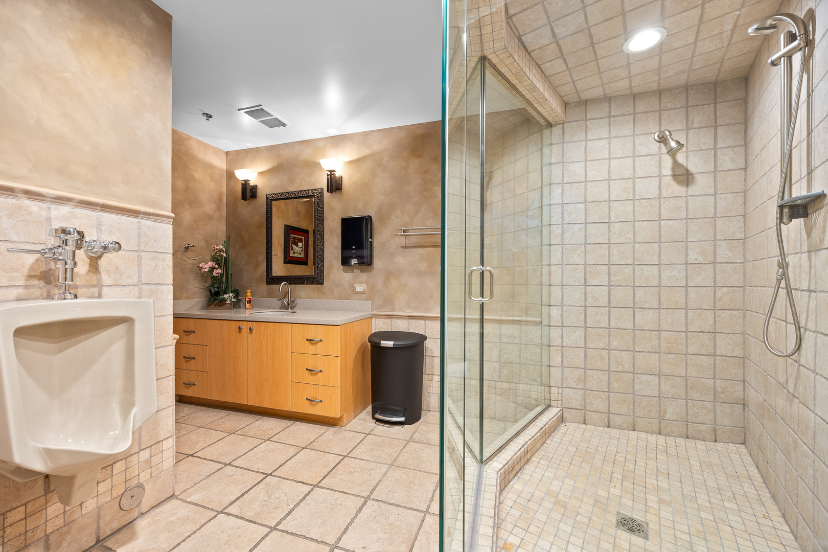 2005 South Bloomingdale Road Glendale Heights IL 60139