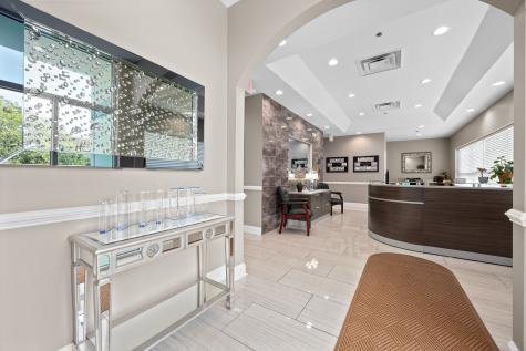 2005 South Bloomingdale Road Glendale Heights IL 60139