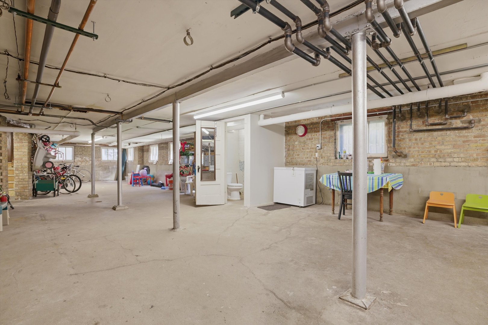 1739 West Gregory Avenue Chicago IL 60640