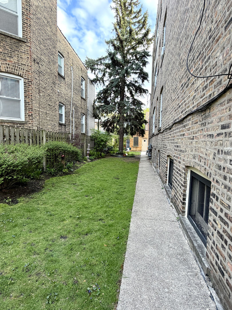 1739 West Gregory Avenue Chicago IL 60640