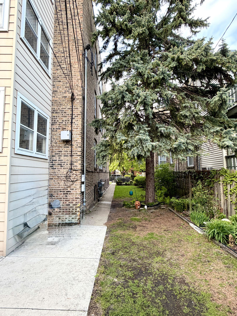 1739 West Gregory Avenue Chicago IL 60640