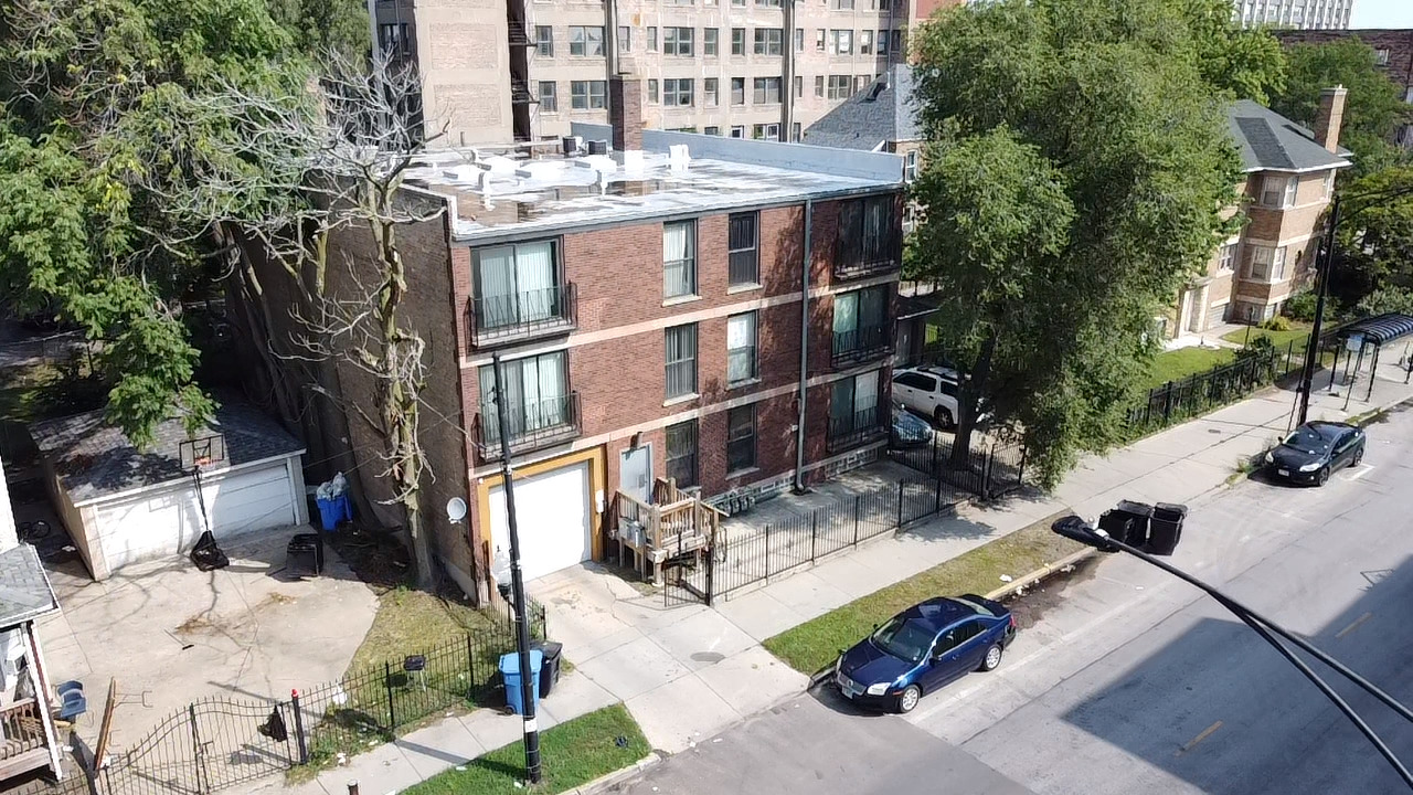 2720 East 75th Street Chicago IL 60649