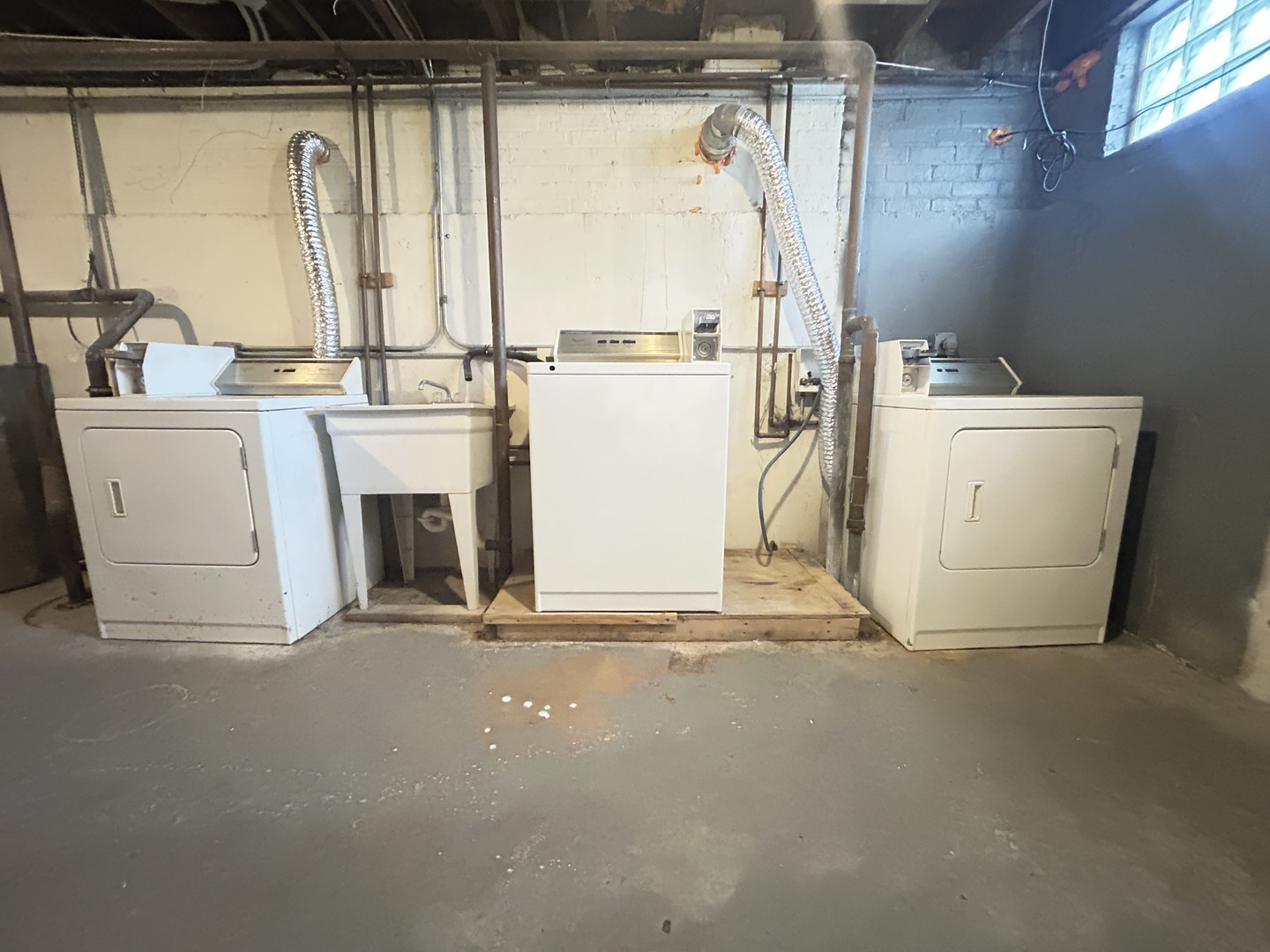 2720 East 75th Street Chicago IL 60649
