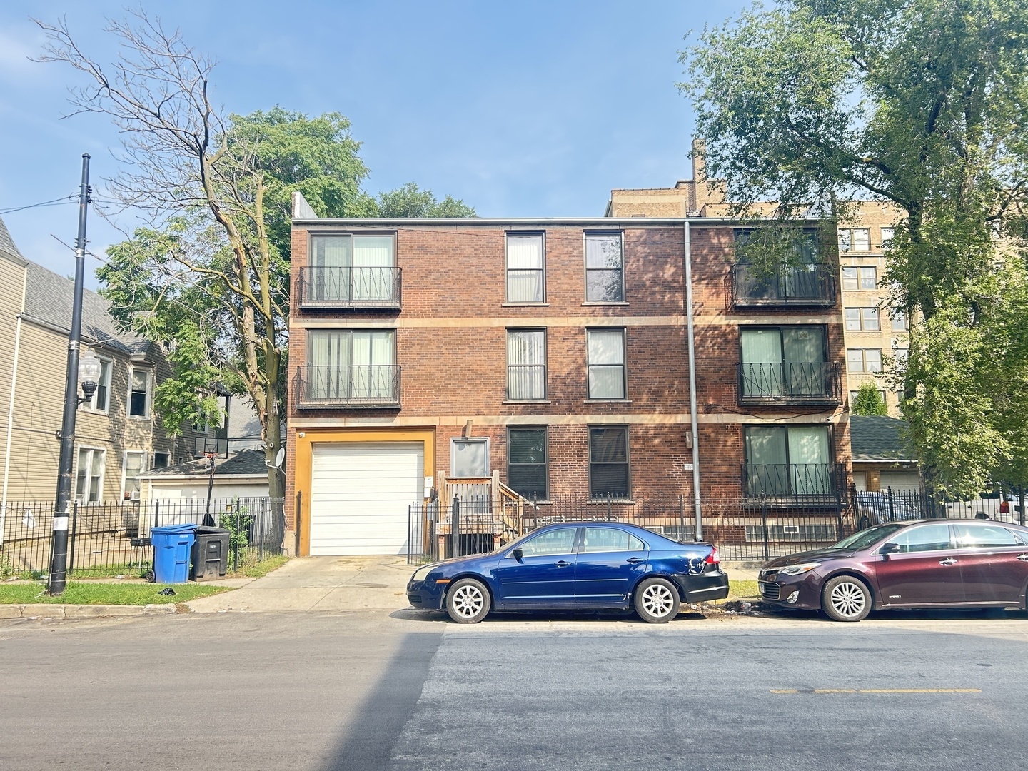 2720 East 75th Street Chicago IL 60649