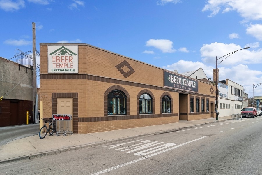 3159 North California Avenue Chicago IL 60618