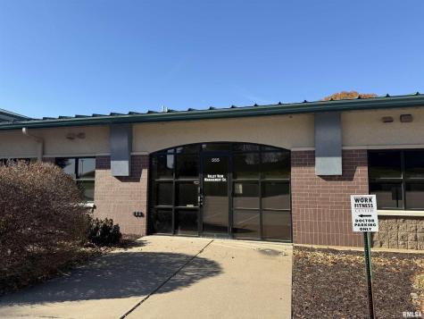 555 Valley View Drive Moline IL 61265
