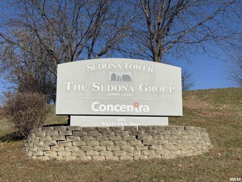 555 Valley View Drive Moline IL 61265