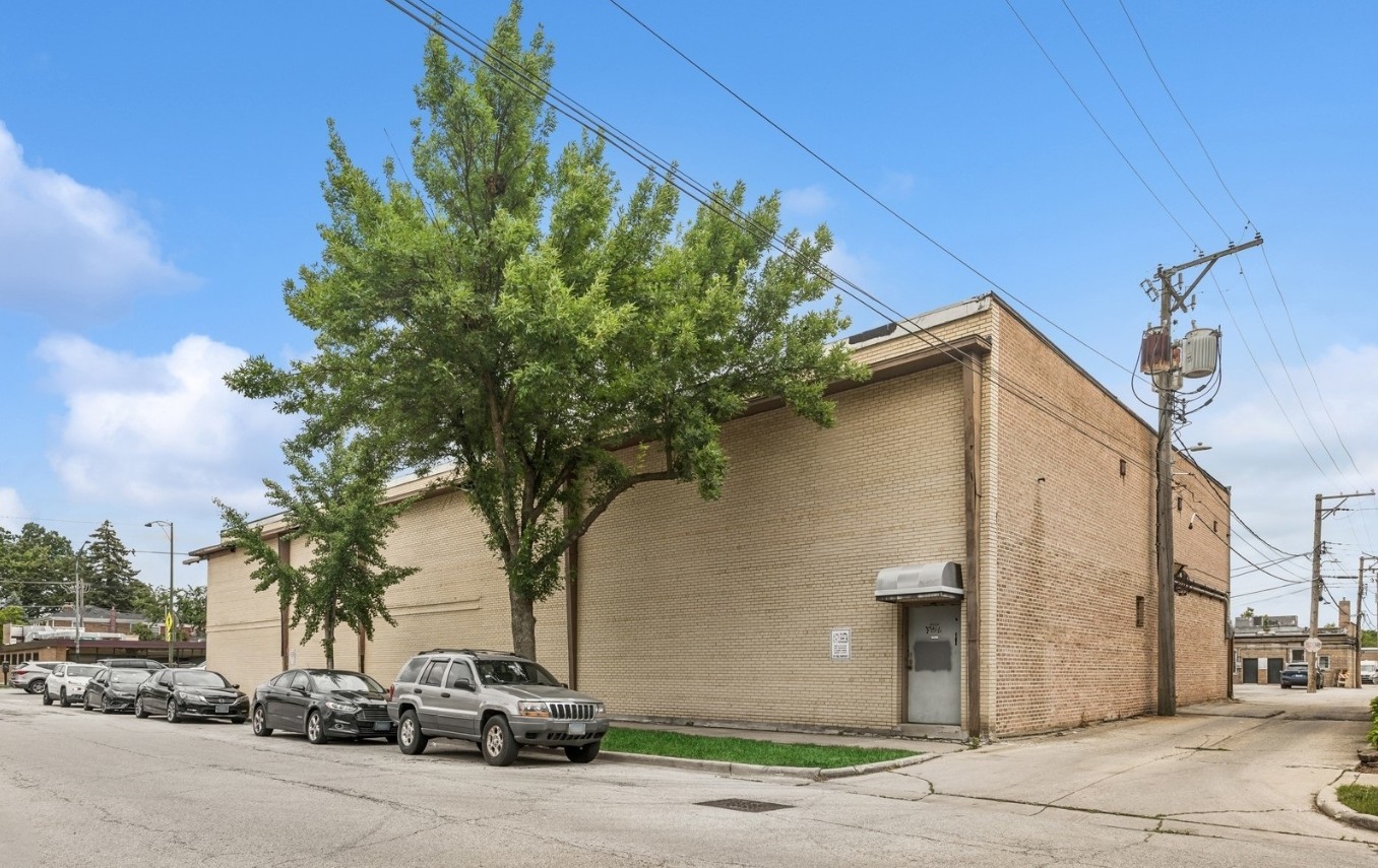 3451 West Peterson Avenue Chicago IL 60659